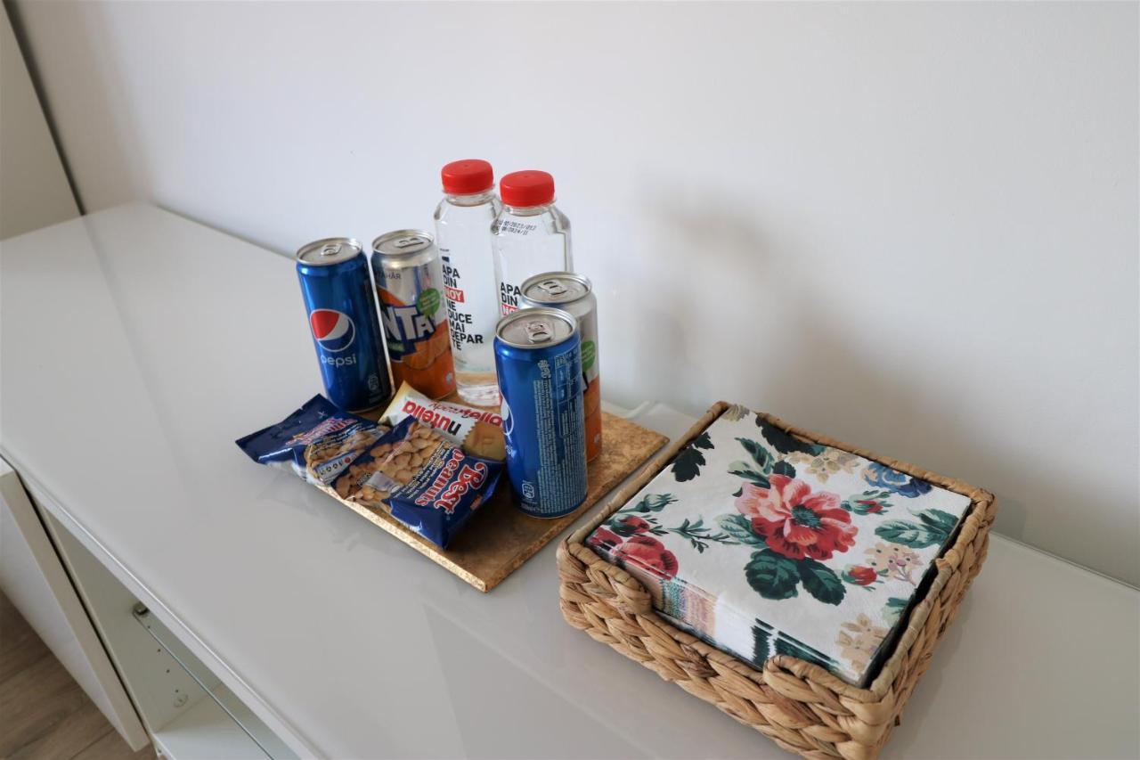 Lovely City Center Apartment - Free Minibar Bucareste Exterior foto